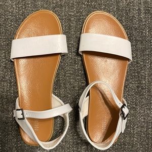 Sandals white, Forever 21. Only worn twice. Size 7.